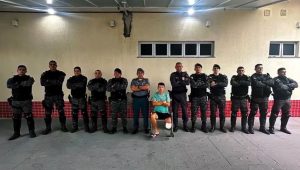 Tenente-coronel que teve a perna amputada em acidente é recebido pela tropa após alta médica