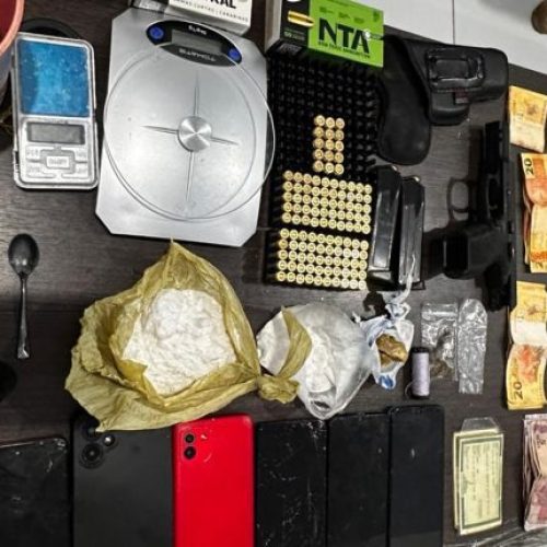 Suspeito de homicídio é preso com arma e drogas durante operação em Santa Inês