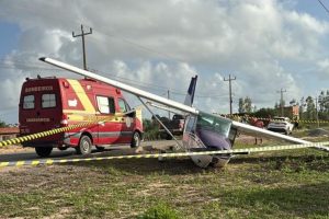 Avião monomotor faz pouso de emergência na MA-315, entre Barreirinhas e Paulino Neves