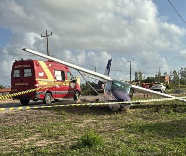 Avião monomotor faz pouso de emergência na MA-315, entre Barreirinhas e Paulino Neves