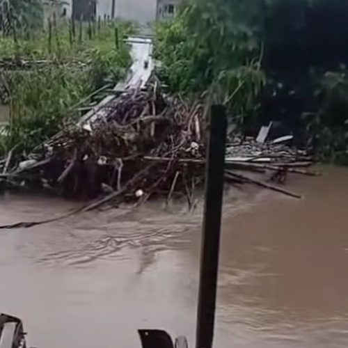 Após chuvas, moradores da Matança do Anil associam alagamentos a obra recente na Av. João Pessoa
