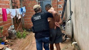 Foi pelo ralo: suspeitos tentam descartar drogas no esgoto durante operação em João Lisboa