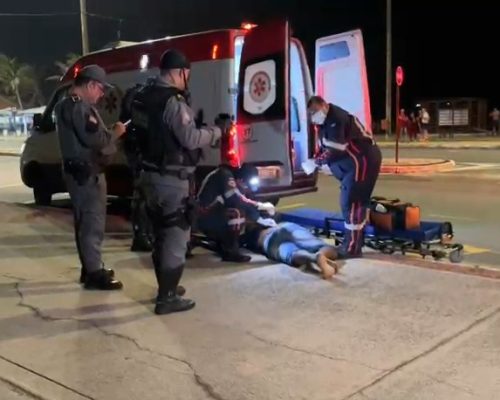 Assaltante é baleado por policial aposentado e preso na Av. Litorânea; suspeito tem várias passagens pela polícia