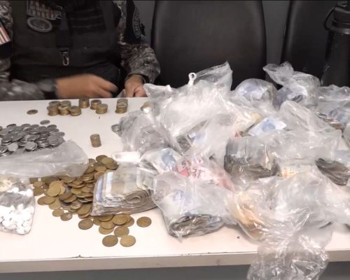 Mulher é presa suspeita de tráfico de drogas com grande quantidade de dinheiro trocado no bairro Jordoa, em São Luís