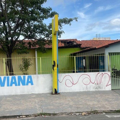 VÍDEO: parte do telhado de escola municipal desaba no bairro Alemanha durante a madrugada
