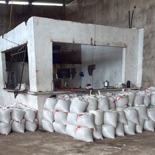 Operação apreende 12 toneladas de fertilizantes roubados e prende oito suspeitos na Vila Maranhão