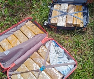 Mulher é detida com 35 barras de drogas em Apicum-Açu