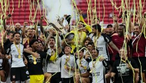 Corinthians vence o Flamengo e é bicampeão da Supercopa Rei do Brasil