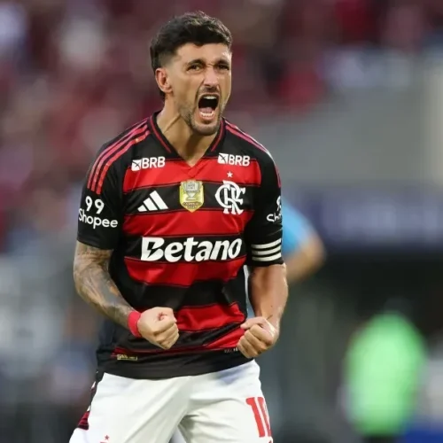 Arrascaeta supera Messi e vence prêmio “Rei da América”