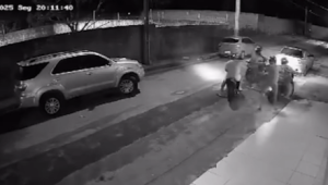 Polícia prende quatro suspeitos de assaltar entregador