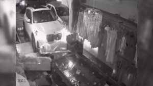 Motorista perde controle de veículo e invade loja em São Luís