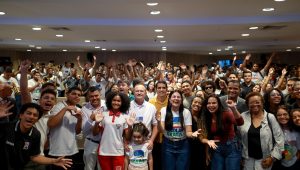 Estudantes recebem 1.500 cartões do ‘Meu Transporte Escolar Grátis’