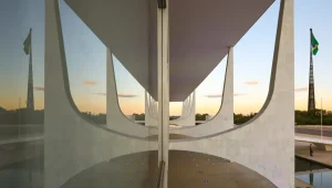 Presidente sanciona Orçamento de 2025 com previsão de superávit e novo salário mínimo