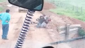 Homem é desmembrado em via pública