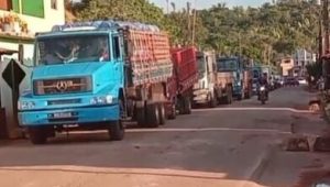 Motoristas aguardam mais de 24 horas para embarcar no Cujupe 