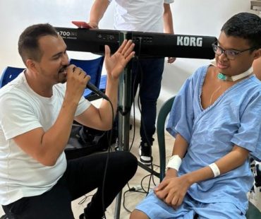 Música humaniza internação e transforma dia de jovem paciente no Hospital Universitário, em São Luís