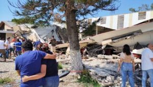 Igreja desaba durante batizado e deixa 10 mortos e 60 feridos no México