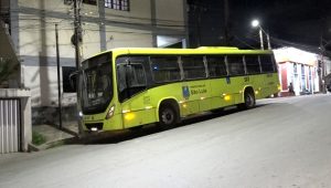 Ônibus é alvo de criminosos na região do bairro Funil