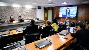 Inteligência Artificial ameaça empregos, aponta debate no Conselho de Comunicação Social