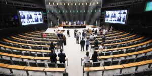 Câmara analisa proposta que eleva punição por importunação sexual