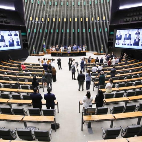 Câmara analisa proposta que eleva punição por importunação sexual