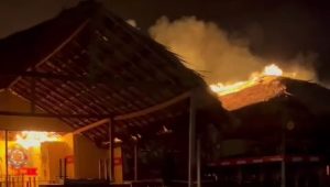 Incêndio atinge estabelecimentos na praia de Atins, nos Lençóis Maranhenses