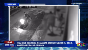 Mulher é agredida por ex-companheiro enquanto segurava criança no colo em Codó