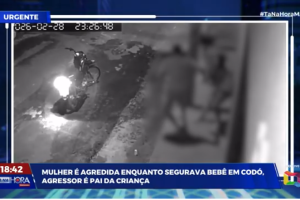 Mulher é agredida por ex-companheiro enquanto segurava criança no colo em Codó