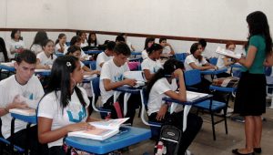 Pé-de-meia: nascidos em março e abril recebem nesta terça-feira incentivo matrícula