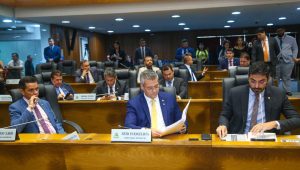 Aprovado programa que cria benefício de R$ 200 por mês para famílias maranhenses