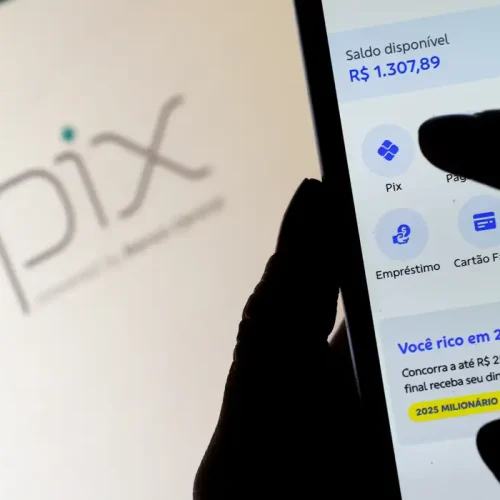 Pix completa cinco anos com quase R$ 30 trilhões movimentados por ano
