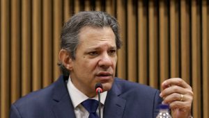 Ministro da Fazenda vê espaço para que juros continuem caindo