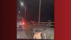 Preso foge da “gaiola” e se joga de viatura da PM em São Luís, veja o vídeo