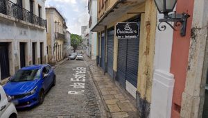 Sinais de fiscalização são instalados na Rua da Estrela, Centro Hitórico de São Luís