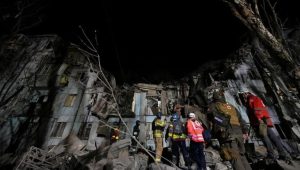 Ataque russo a edifício em Zaporizhia deixa pelo menos dois mortos