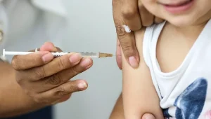 Ação de imunização leva vacinas contra a influenza para creche-escola no bairro Morada Nova