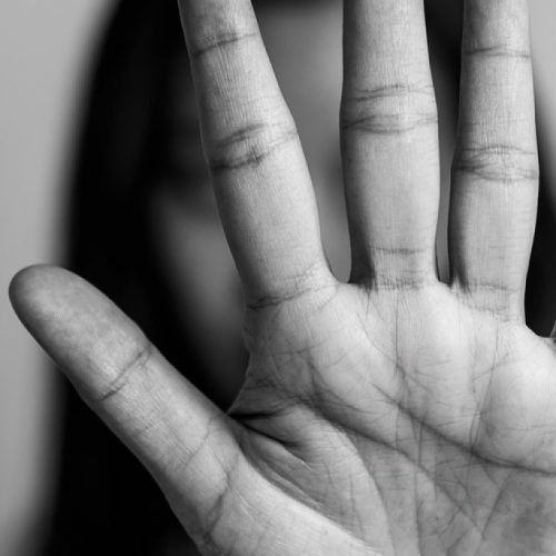 SUS passa a oferecer atendimento psicológico on-line para mulheres vítimas de violência