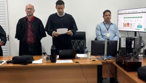 Homem é condenado a 13 anos de prisão por matar outro a facadas; vítima e autor tinham um relacionamento